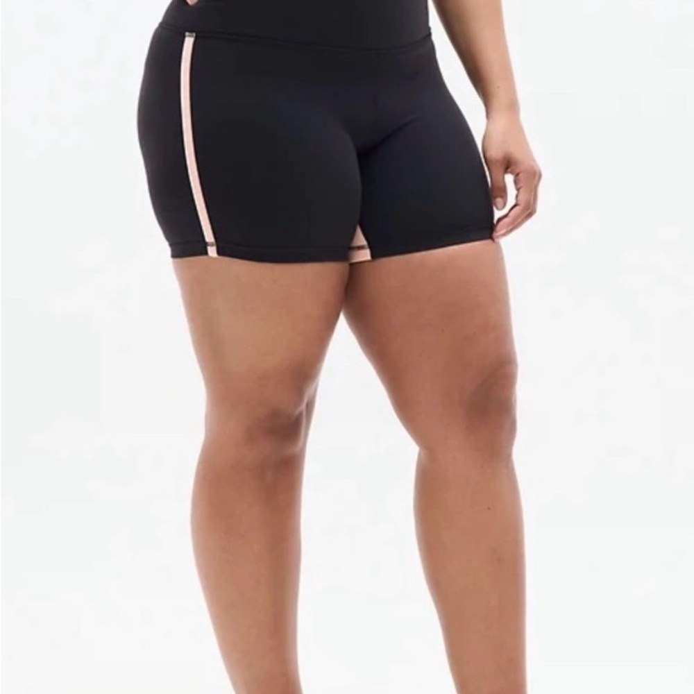 Athleta Elation Tipped Shortie 5”